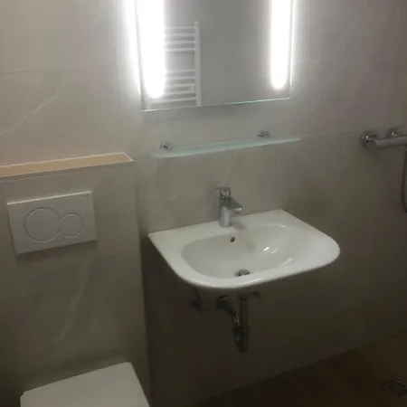 Cvitar - Center 3*